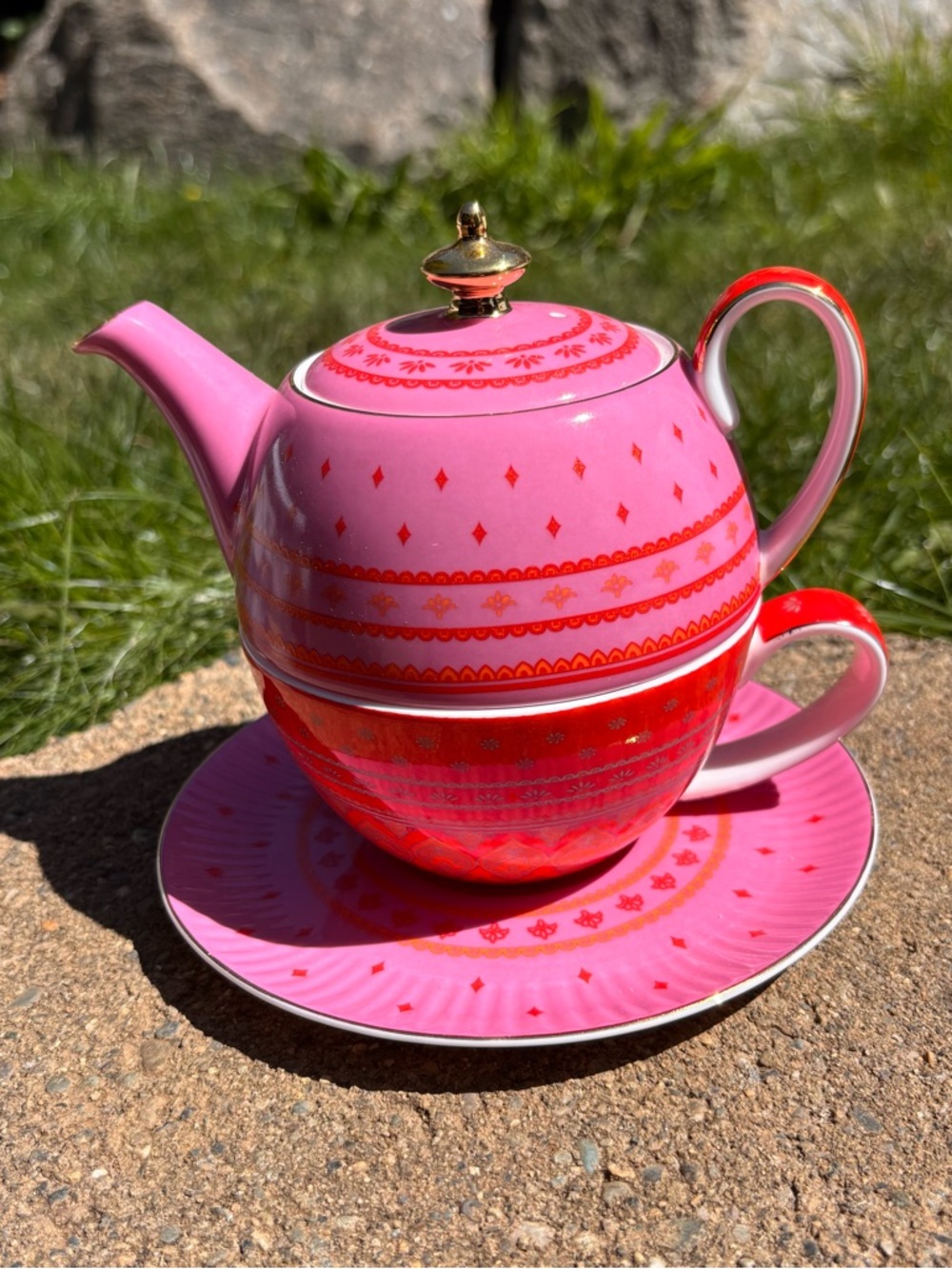 Pink & Red Porcelain Tea-for-One Set - Elegant Pattern